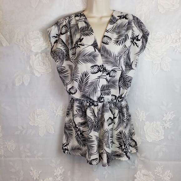 Pineapple romper - Picture 1 of 2